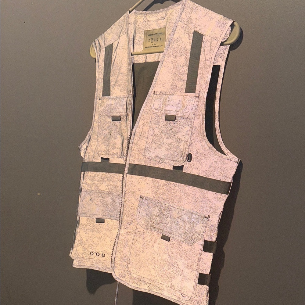 Urban Outfitters silver gray   Vest SP - Picture 6 of 9